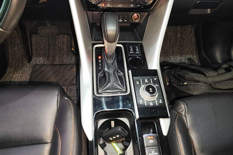 Used Mitsubishi Eclipse Cross 2019 1.5T CVT Two-Wheel Drive Dream Edition China VI Standard Gear Lever