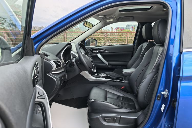 Used Mitsubishi Eclipse Cross 2019 1.5T CVT Two-Wheel Drive Dream Edition China VI Standard Interior 1