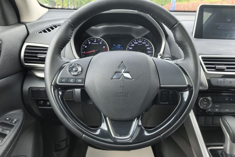 Used Mitsubishi Eclipse Cross 2019 1.5T CVT Two-Wheel Drive Dream Edition China VI Standard Interior 5