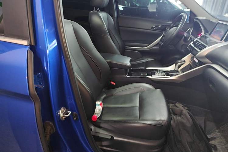 Used Mitsubishi Eclipse Cross 2019 1.5T CVT Two-Wheel Drive Dream Edition China VI Standard Right Front Seat