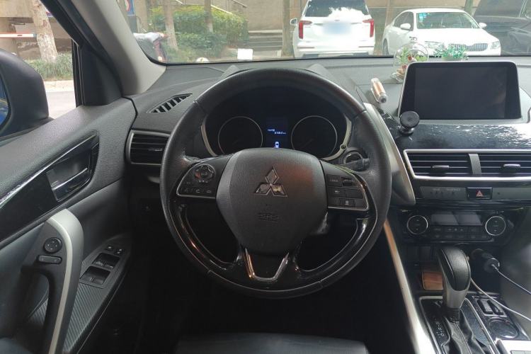 Used Mitsubishi Eclipse Cross 2019 1.5T CVT Two-Wheel Drive Belief Edition China VI Standard Steering Wheel
