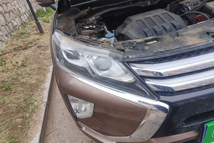 Used Mitsubishi Eclipse Cross 2019 1.5T CVT Two-Wheel Drive Dream Edition China VI Standard Right Front Headlight