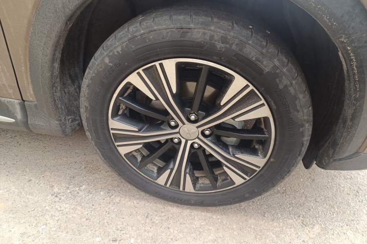 Used Mitsubishi Eclipse Cross 2019 1.5T CVT Two-Wheel Drive Dream Edition China VI Standard Right Front Wheel Hub