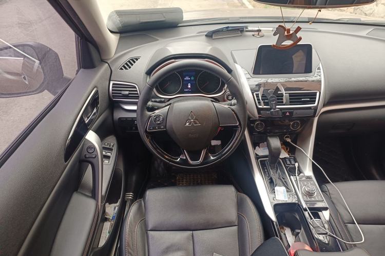 Used Mitsubishi Eclipse Cross 2019 1.5T CVT Two-Wheel Drive Dream Edition China VI Standard Steering Wheel
