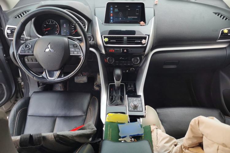 Used Mitsubishi Eclipse Cross 2019 1.5T CVT Two-Wheel Drive Belief Edition China VI Standard Center Console