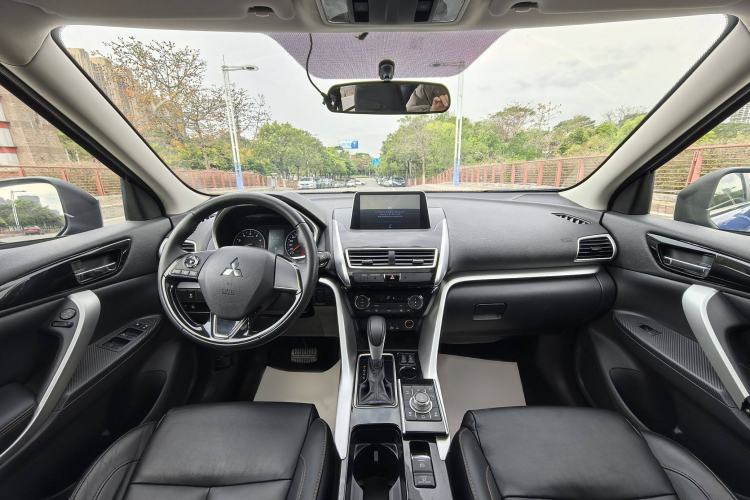 Used Mitsubishi Eclipse Cross 2019 1.5T CVT Two-Wheel Drive Belief Edition China VI Standard Interior 3