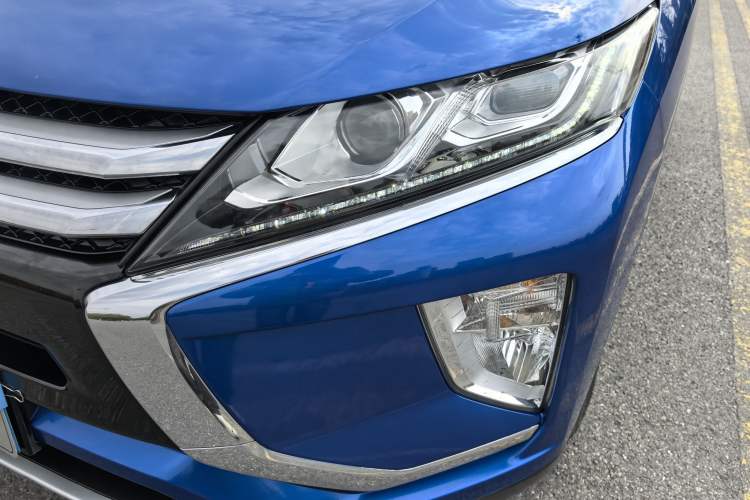 Used Mitsubishi Eclipse Cross 2019 1.5T CVT Two-Wheel Drive Belief Edition China VI Standard Left Front Headlight