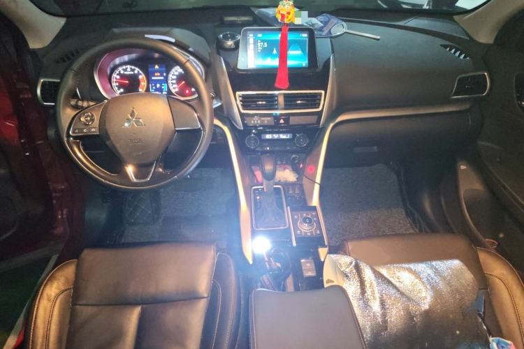 Used Mitsubishi Eclipse Cross 2019 1.5T CVT Two-Wheel Drive Dream Edition China VI Standard Center Console