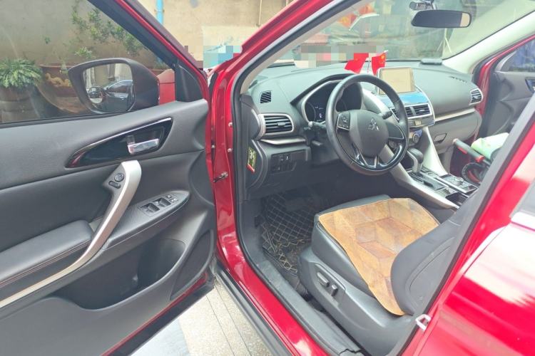Used Mitsubishi Eclipse Cross 2019 1.5T CVT Two-Wheel Drive Dream Edition China VI Standard Driver Seat