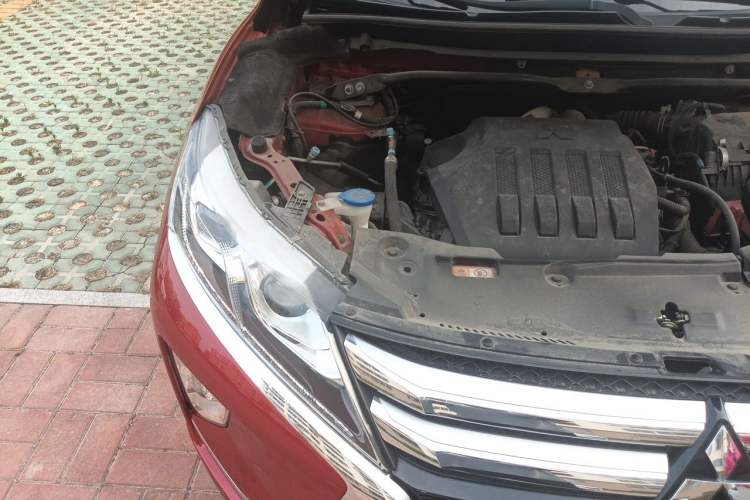 Used Mitsubishi Eclipse Cross 2019 1.5T CVT Two-Wheel Drive Dream Edition China VI Standard Engine Bay Right