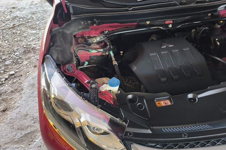 Used Mitsubishi Eclipse Cross 2019 1.5T CVT Two-Wheel Drive Belief Edition China VI Standard Engine Bay Right