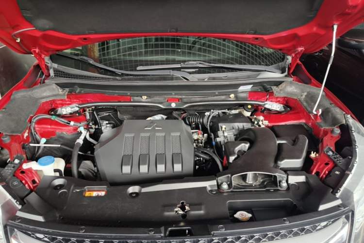Used Mitsubishi Eclipse Cross 2019 1.5T CVT Two-Wheel Drive Dream Edition China VI Standard Engine Bay
