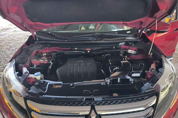 Used Mitsubishi Eclipse Cross 2019 1.5T CVT Two-Wheel Drive Belief Edition China VI Standard Engine Bay