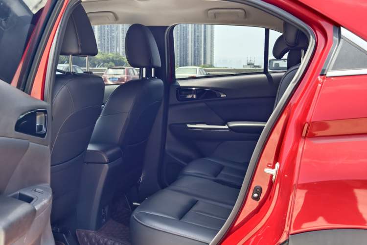 Used Mitsubishi Eclipse Cross 2019 1.5T CVT Two-Wheel Drive Dream Edition China VI Standard Interior 5