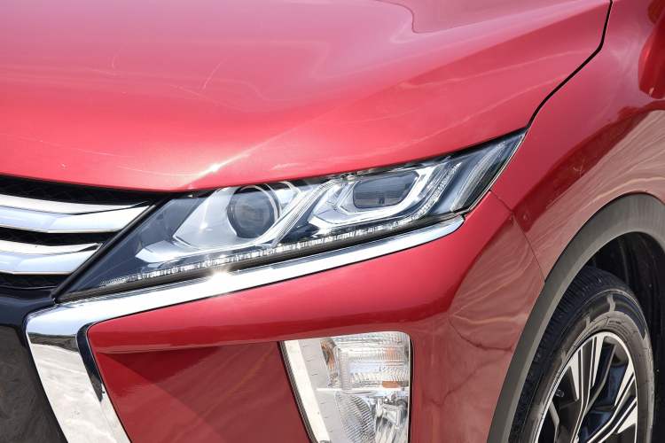 Used Mitsubishi Eclipse Cross 2019 1.5T CVT Two-Wheel Drive Dream Edition China VI Standard Left Front Headlight