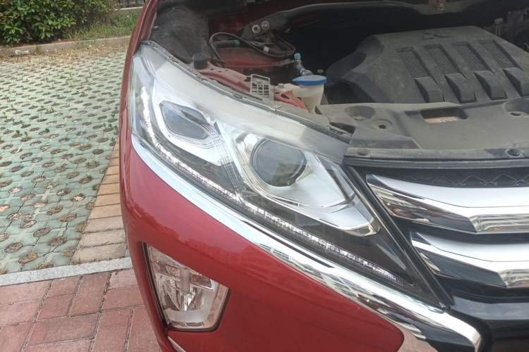 Used Mitsubishi Eclipse Cross 2019 1.5T CVT Two-Wheel Drive Dream Edition China VI Standard Right Front Headlight