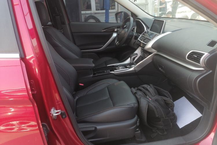 Used Mitsubishi Eclipse Cross 2019 1.5T CVT Two-Wheel Drive Dream Edition China VI Standard Right Front Seat