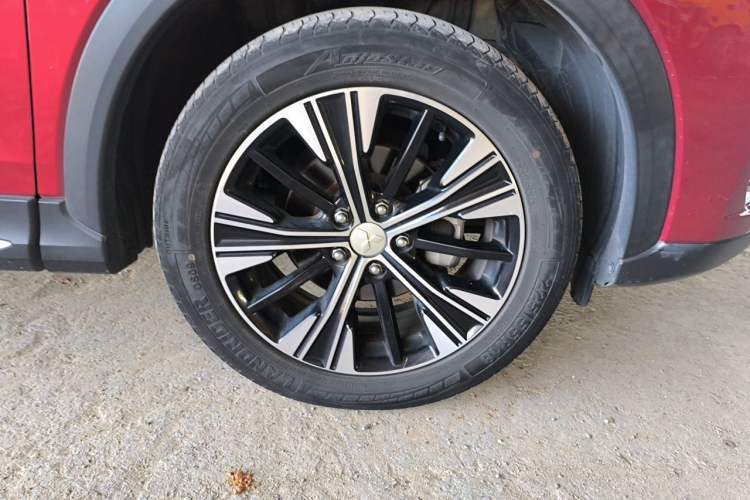 Used Mitsubishi Eclipse Cross 2019 1.5T CVT Two-Wheel Drive Belief Edition China VI Standard Right Front Wheel Hub