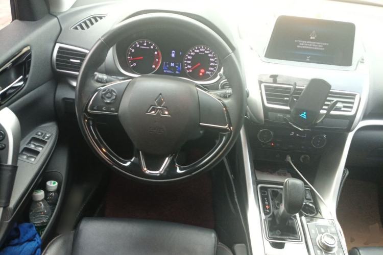 Used Mitsubishi Eclipse Cross 2019 1.5T CVT Two-Wheel Drive Dream Edition China VI Standard Steering Wheel