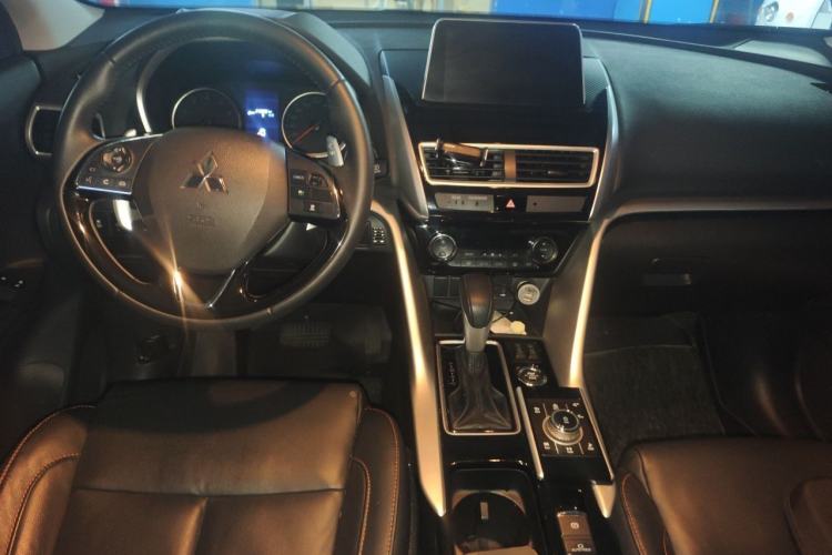 Used Mitsubishi Eclipse Cross 2019 1.5T CVT 4x4 TrueMe Edition China VI Standard Center Console