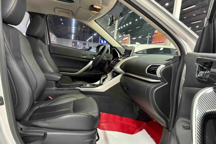 Used Mitsubishi Eclipse Cross 2019 1.5T CVT Two-Wheel Drive Dream Edition China VI Standard Interior 2