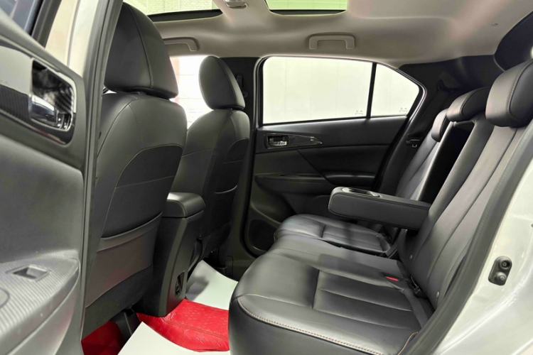 Used Mitsubishi Eclipse Cross 2019 1.5T CVT Two-Wheel Drive Dream Edition China VI Standard Interior 4