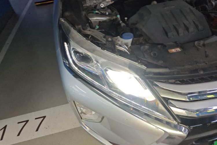 Used Mitsubishi Eclipse Cross 2019 1.5T CVT 4x4 TrueMe Edition China VI Standard Right Front Headlight