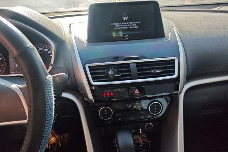Used Mitsubishi Eclipse Cross 2019 1.5T CVT Two-Wheel Drive Fearless Edition China VI Standard Audio And AC Panel