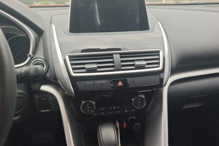 Used Mitsubishi Eclipse Cross 2019 1.5T CVT Two-Wheel Drive Belief Edition China VI Standard Audio And AC Panel