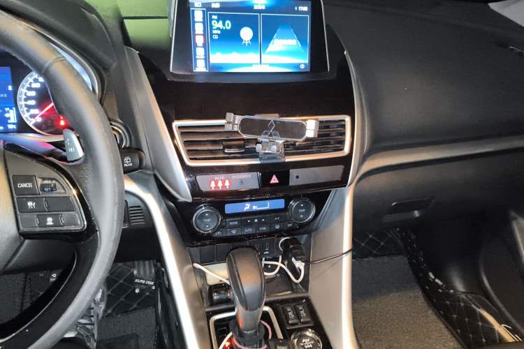 Used Mitsubishi Eclipse Cross 2019 1.5T CVT 4x4 TrueMe Edition China VI Standard Audio And AC Panel