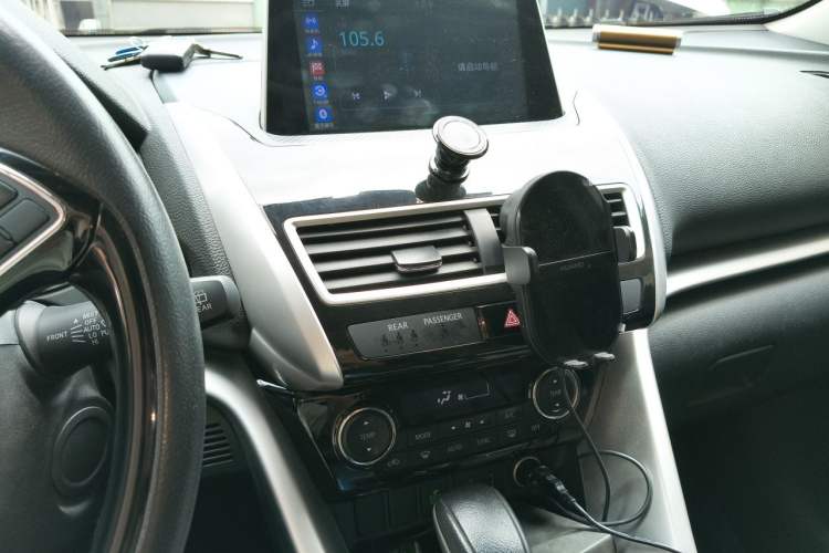 Used Mitsubishi Eclipse Cross 2019 1.5T CVT Two-Wheel Drive Belief Edition China VI Standard Audio And AC Panel
