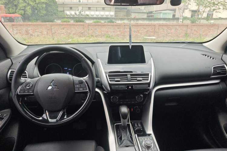 Used Mitsubishi Eclipse Cross 2019 1.5T CVT Two-Wheel Drive Belief Edition China VI Standard Center Console