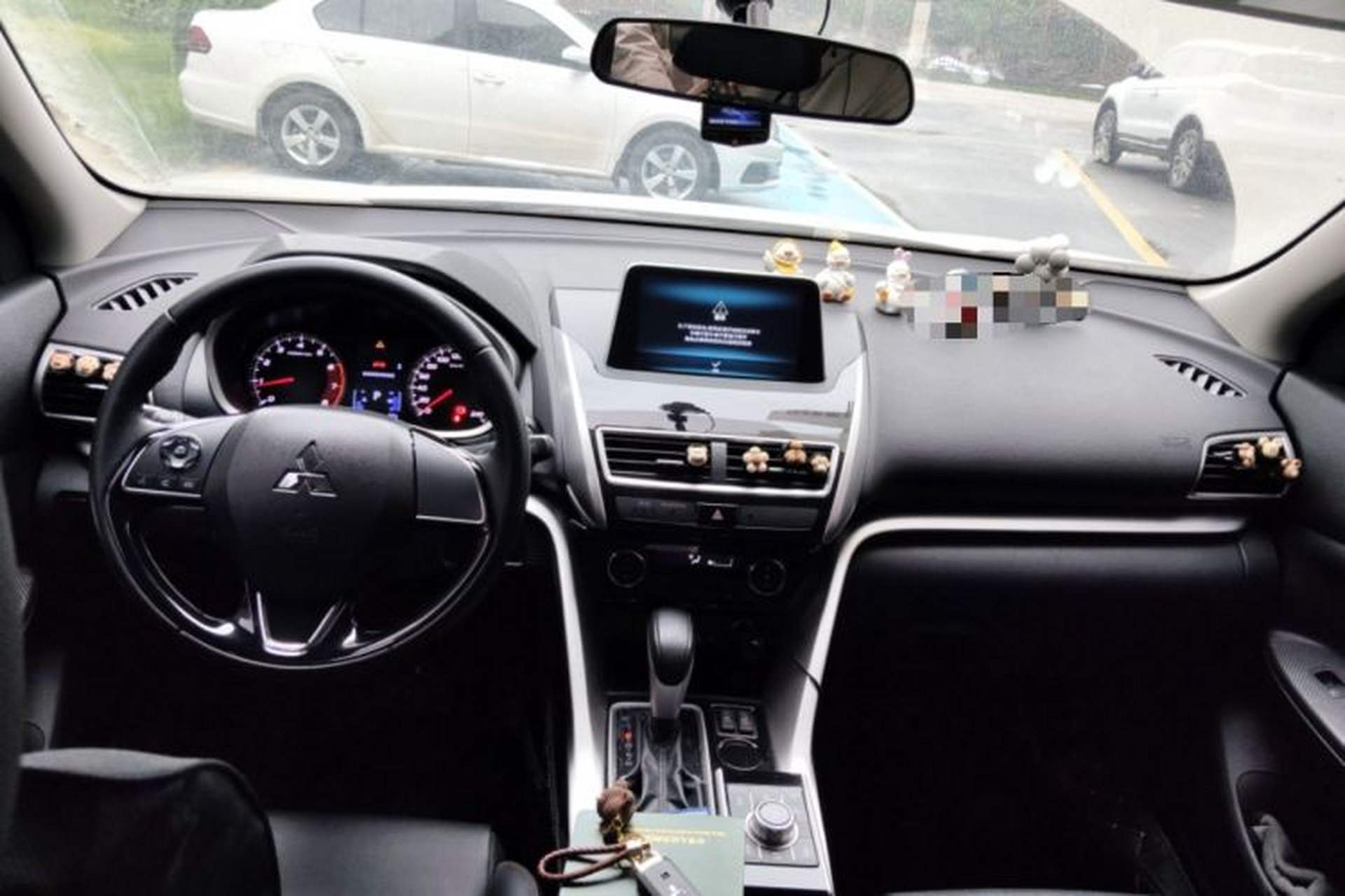 Used Mitsubishi Eclipse Cross 2019 1.5T CVT Two-Wheel Drive Dream Edition China VI Standard Center Console
