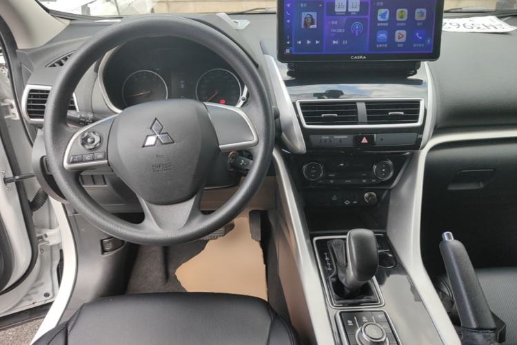 Used Mitsubishi Eclipse Cross 2019 1.5T CVT Two-Wheel Drive Fearless Edition China VI Standard Center Console