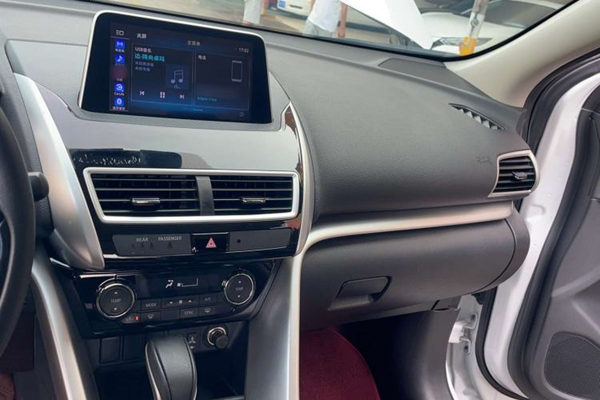 Used Mitsubishi Eclipse Cross 2019 1.5T CVT Two-Wheel Drive Belief Edition China VI Standard Center Console