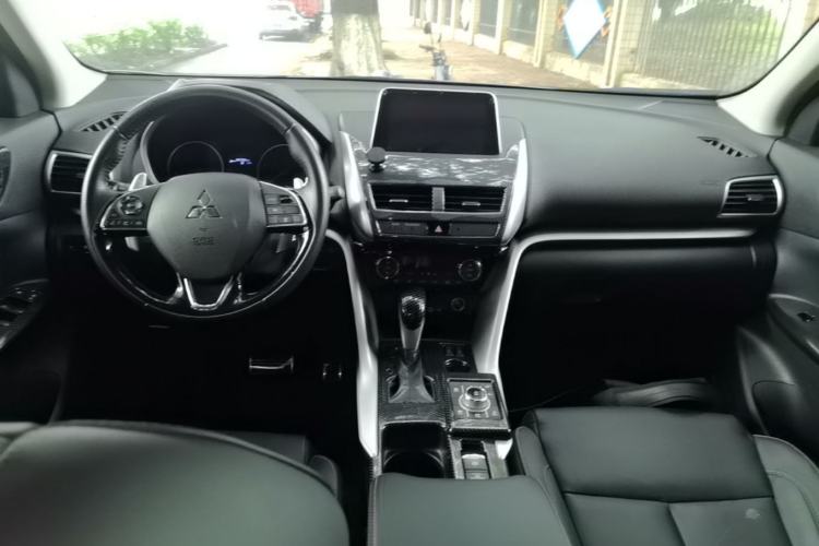 Used Mitsubishi Eclipse Cross 2019 1.5T CVT Two-Wheel Drive Belief Edition China VI Standard Center Console