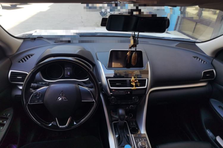 Used Mitsubishi Eclipse Cross 2019 1.5T CVT Two-Wheel Drive Dream Edition China VI Standard Center Console