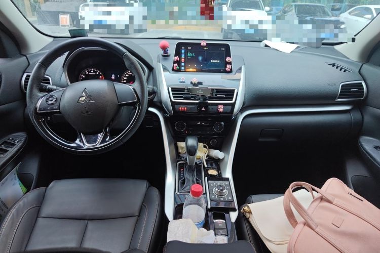 Used Mitsubishi Eclipse Cross 2019 1.5T CVT Two-Wheel Drive Dream Edition China VI Standard Center Console