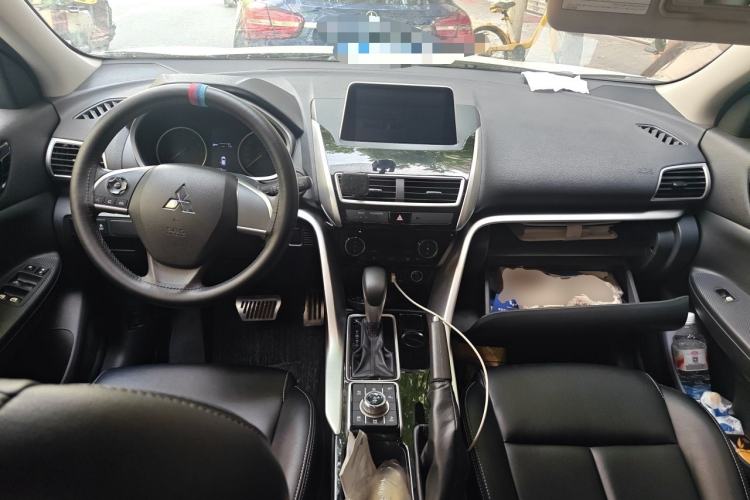 Used Mitsubishi Eclipse Cross 2019 1.5T CVT Two-Wheel Drive Fearless Edition China V Standard Center Console