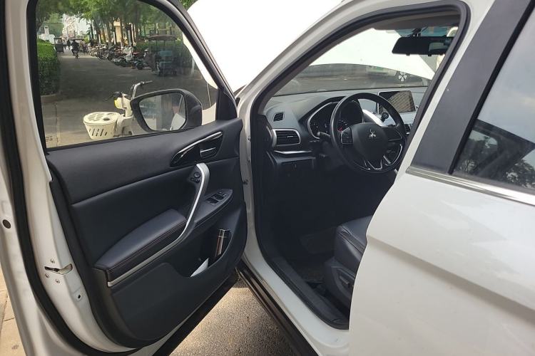 Used Mitsubishi Eclipse Cross 2019 1.5T CVT Two-Wheel Drive Dream Edition China VI Standard Driver Seat