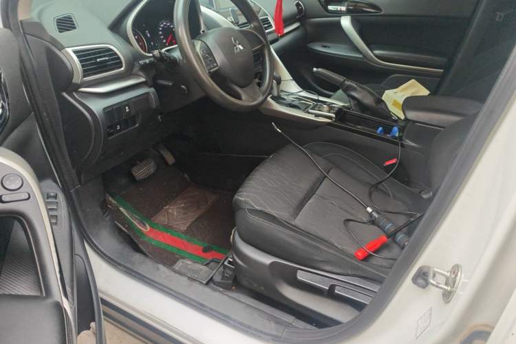 Used Mitsubishi Eclipse Cross 2019 1.5T CVT Two-Wheel Drive Fearless Edition China VI Standard Driver Seat