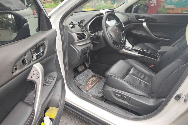 Used Mitsubishi Eclipse Cross 2019 1.5T CVT Two-Wheel Drive Dream Edition China VI Standard Driver Seat