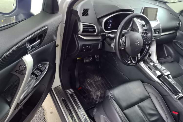 Used Mitsubishi Eclipse Cross 2019 1.5T CVT Two-Wheel Drive Belief Edition China VI Standard Driver Seat