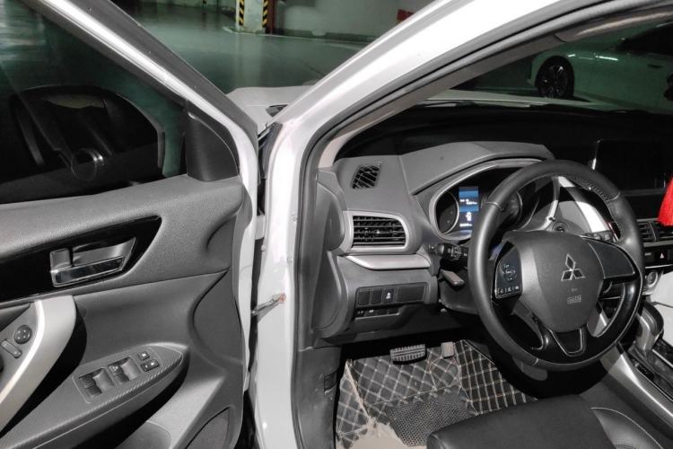Used Mitsubishi Eclipse Cross 2019 1.5T CVT Two-Wheel Drive Dream Edition China VI Standard Driver Seat