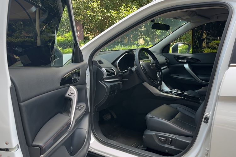 Used Mitsubishi Eclipse Cross 2019 1.5T CVT Two-Wheel Drive Dream Edition China VI Standard Driver Seat