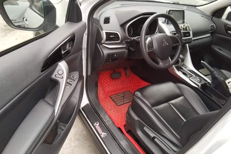 Used Mitsubishi Eclipse Cross 2019 1.5T CVT Two-Wheel Drive Fearless Edition China VI Standard Driver Seat