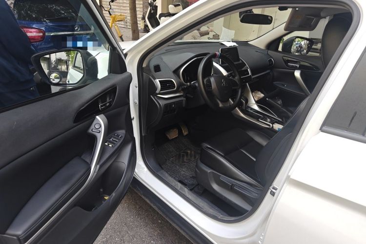 Used Mitsubishi Eclipse Cross 2019 1.5T CVT Two-Wheel Drive Fearless Edition China V Standard Driver Seat