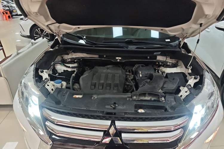 Used Mitsubishi Eclipse Cross 2019 1.5T CVT Two-Wheel Drive Dream Edition China VI Standard Engine Bay