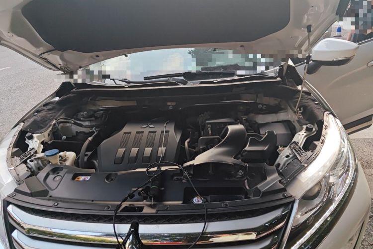 Used Mitsubishi Eclipse Cross 2019 1.5T CVT Two-Wheel Drive Dream Edition China VI Standard Engine Bay