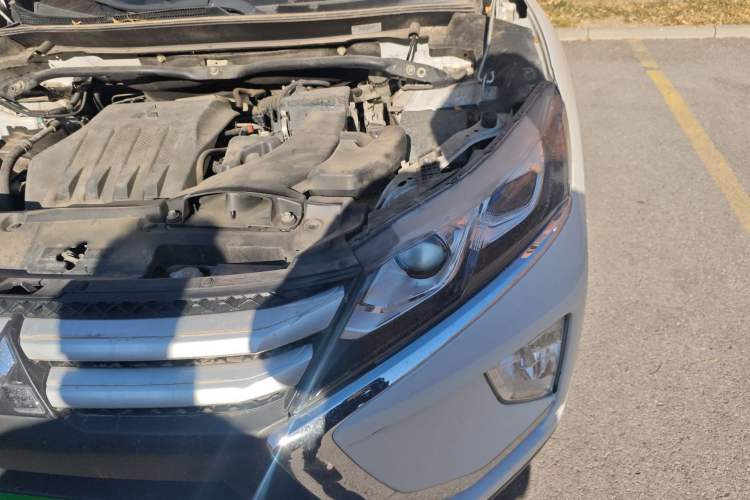 Used Mitsubishi Eclipse Cross 2019 1.5T CVT Two-Wheel Drive Fearless Edition China VI Standard Engine Bay Left
